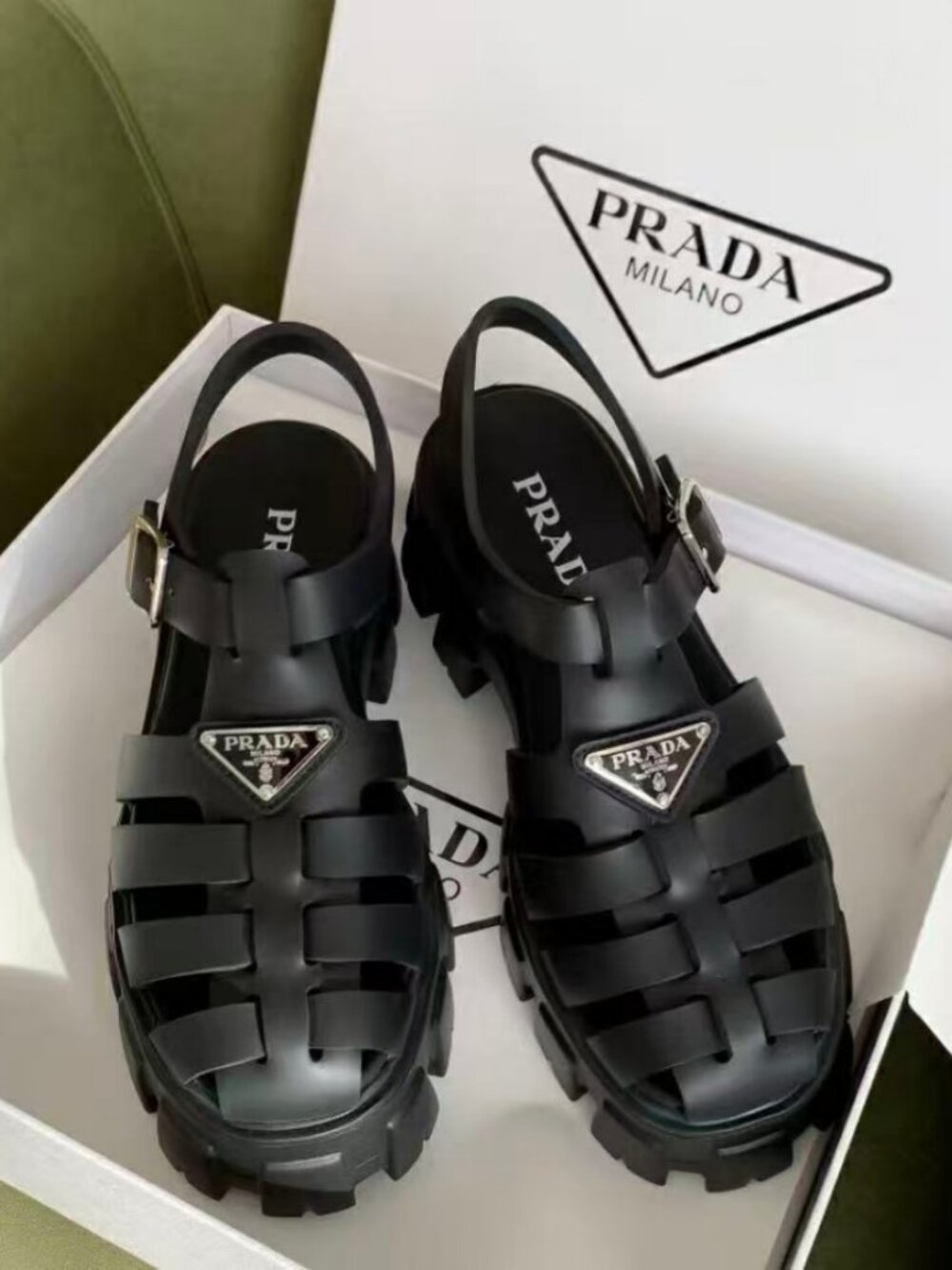 🐕Prada Monolith Fisherman Sandals